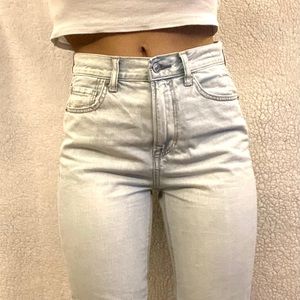 AMERICANEAGLE HIGHWAIST BOYFRIEND DISTRESSED JEANS